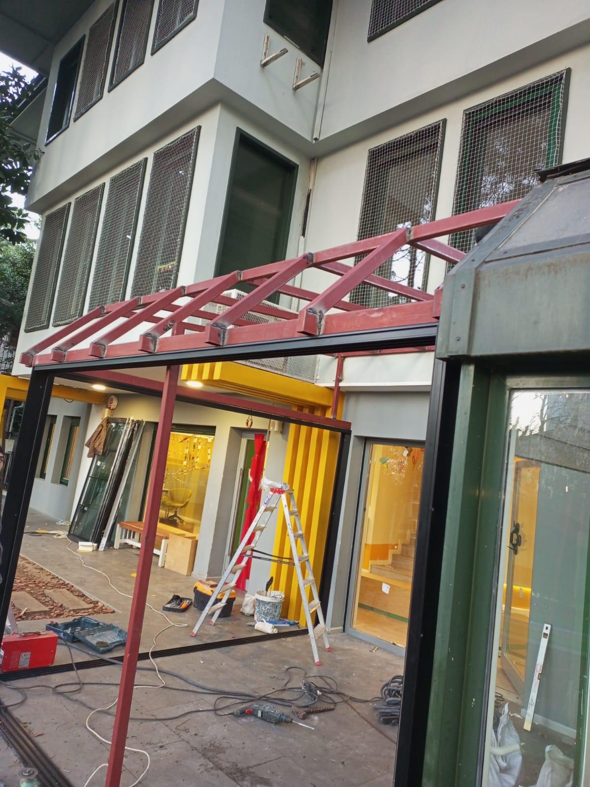 Kış Bahçesi Ve Giyotin 81